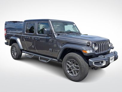 Used 2025 Jeep Gladiator Sport