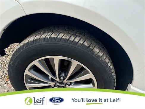 Used 2017 Lincoln Navigator L Select image 38