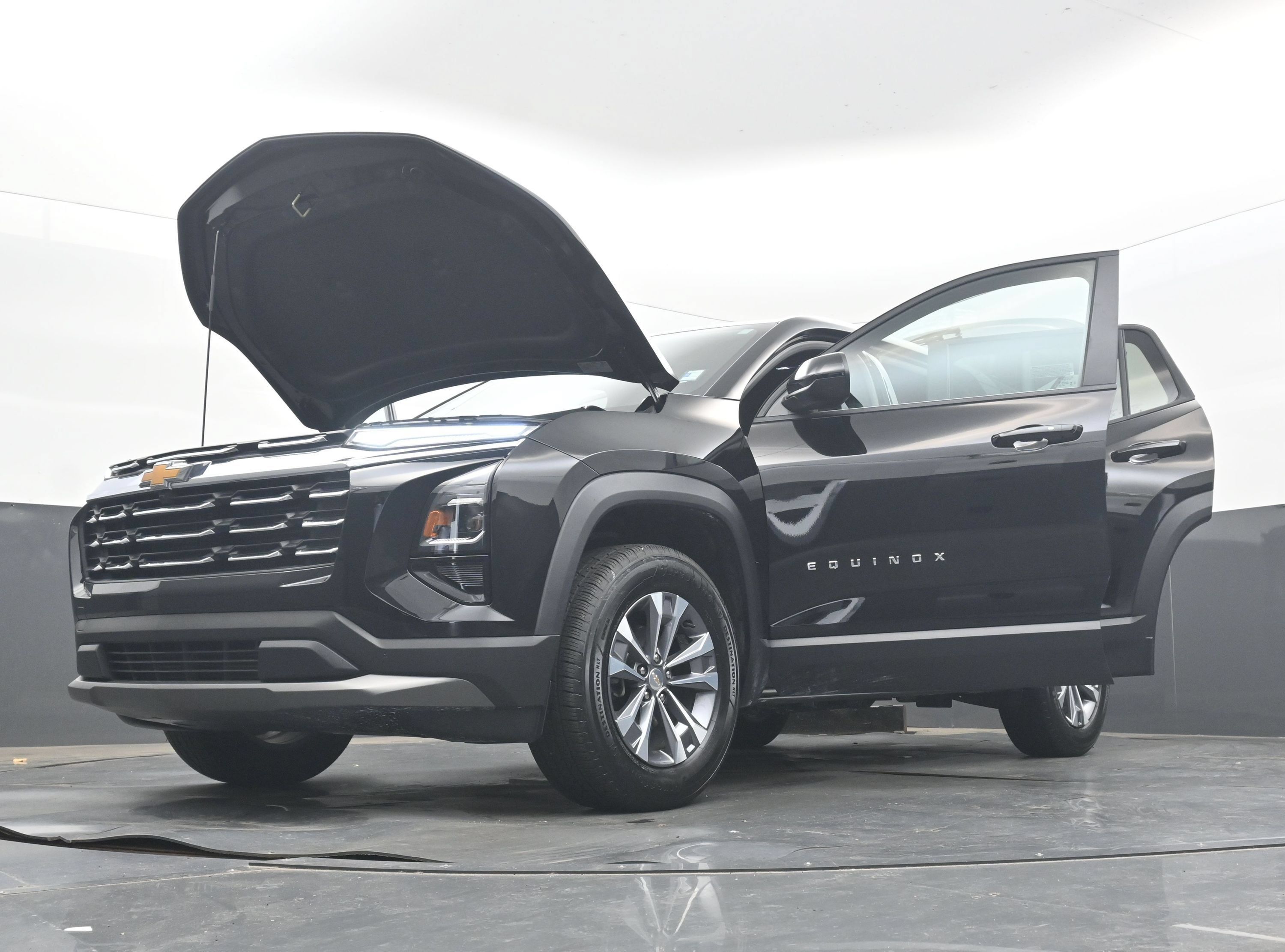 Used 2026 Chevrolet Equinox LT FWD image 45