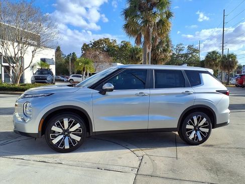 Used 2026 Mitsubishi Outlander SE AWD/4WD image 2