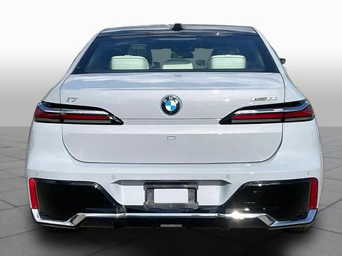 Used 2023 BMW i7 xDrive60 w/ Executive Package 2 AWD/4WD image 4