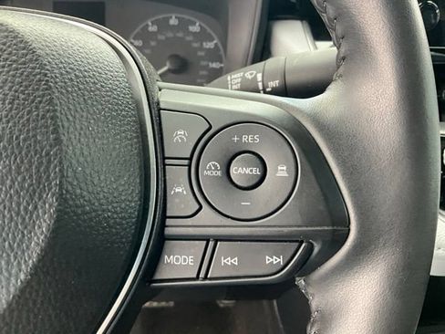Used 2025 Toyota Corolla SE FWD image 15