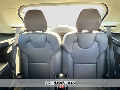 Used 2022 Volvo XC90 T6 Momentum w/ Climate Package image 8