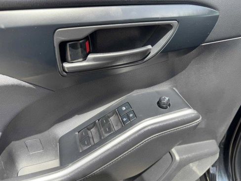 Used 2020 Toyota Highlander L image 20