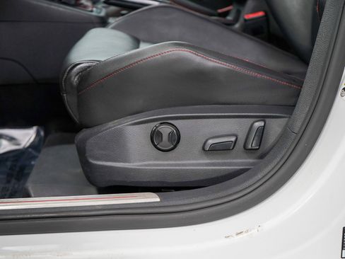 Used 2015 Volkswagen GTI Autobahn w/ Lighting Package (SEL) image 19