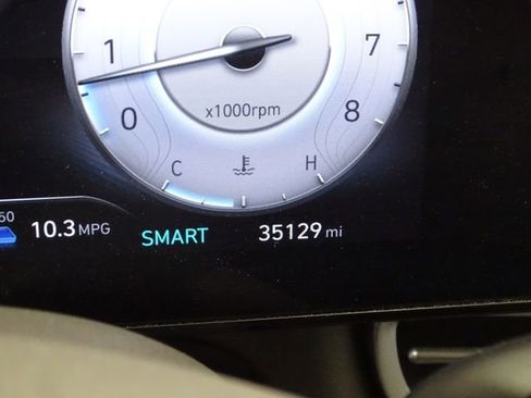 Used 2024 Hyundai Elantra SEL image 39