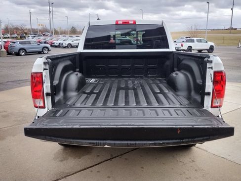 Used 2019 RAM 1500 Classic SLT AWD/4WD image 18