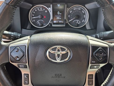 Certified 2021 Toyota Tacoma SR5 image 17