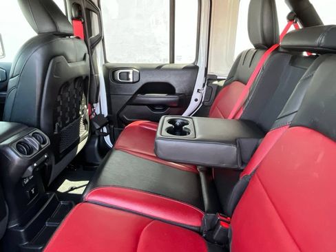 Used 2023 Jeep Wrangler Unlimited Rubicon 4xe AWD/4WD image 24