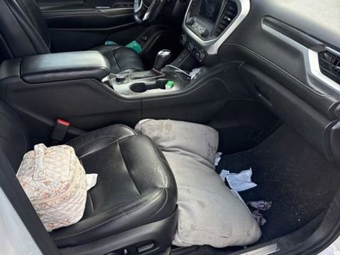 Used 2018 GMC Acadia SLT image 12