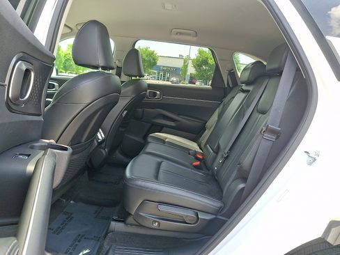 Certified 2024 Kia Sorento S AWD/4WD image 10