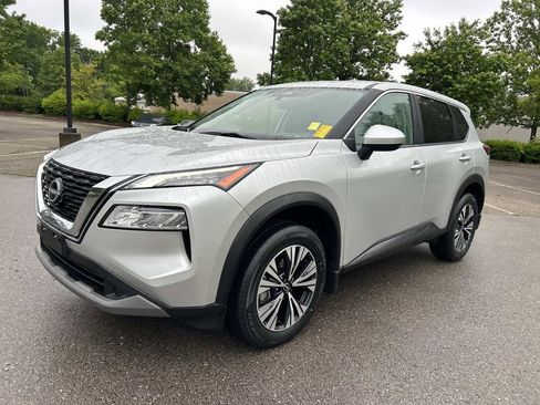 Certified 2023 Nissan Rogue SV AWD/4WD image 3