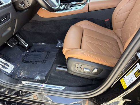 Used 2024 BMW X5 sDrive40i w/ M Sport Package RWD image 19