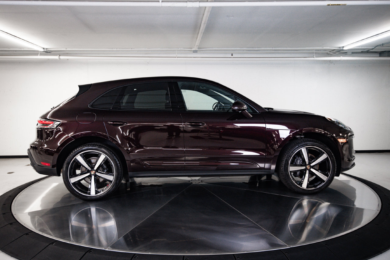 Certified 2026 Porsche Macan AWD/4WD image 8