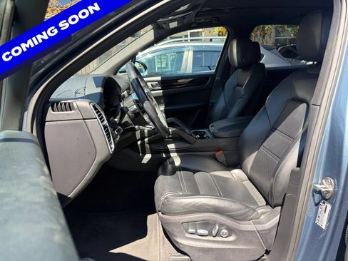 Used 2019 Porsche Cayenne AWD/4WD image 5