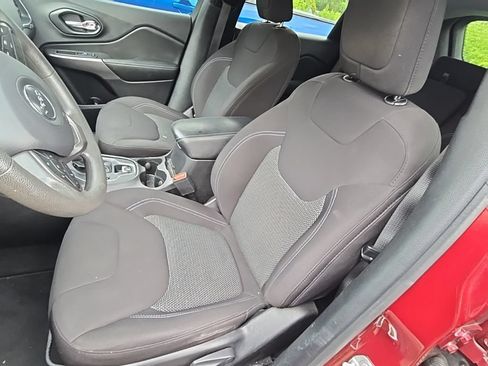 Used 2021 Jeep Cherokee Latitude AWD/4WD image 10