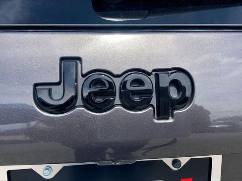 Used 2022 Jeep Cherokee Latitude w/ Sun & Sound Group AWD/4WD image 31