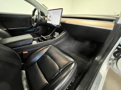 Used 2019 Tesla Model 3 RWD image 10