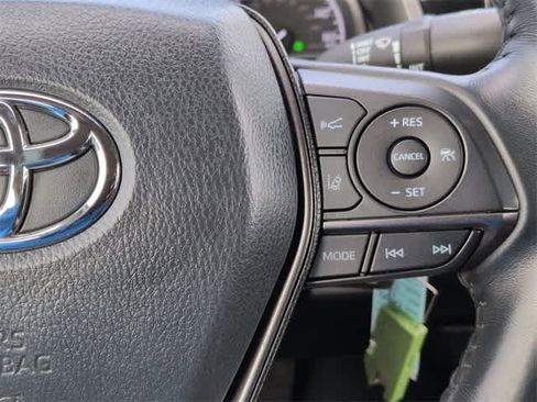 Used 2024 Toyota Camry SE image 25
