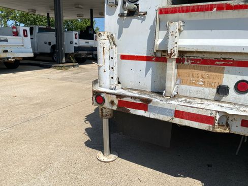 Used 2011 Ford F550 2WD Regular Cab Super Duty w/ Payload Upgrade Pkg image 38