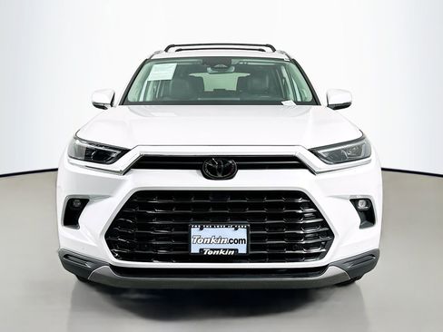 Certified 2024 Toyota Grand Highlander AWD image 2