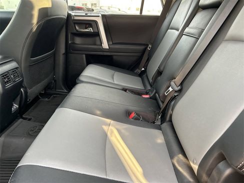 Used 2022 Toyota 4Runner SR5 Premium image 17