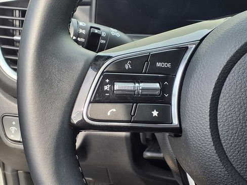 Used 2025 Kia Seltos EX w/ EX Sunroof Package image 11