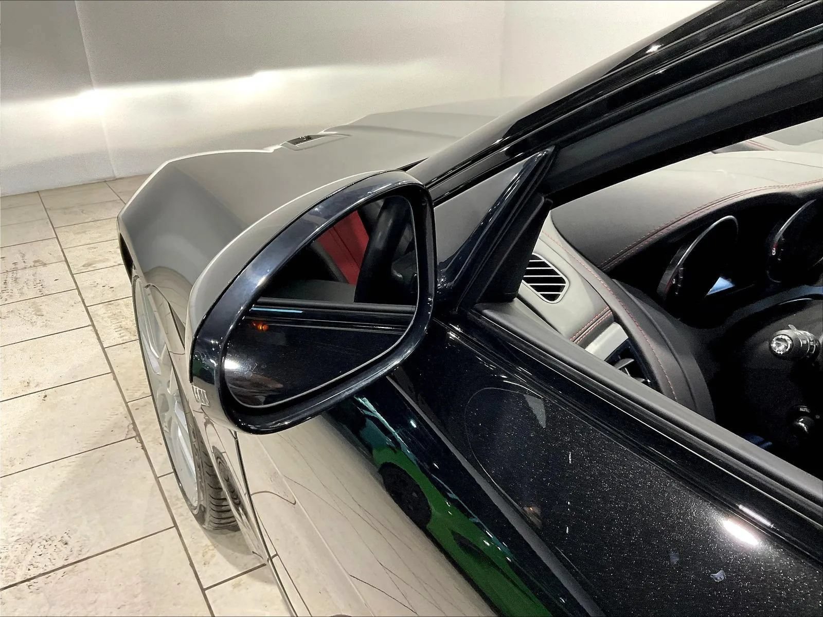 Used 2017 Jaguar F-TYPE R AWD/4WD image 33