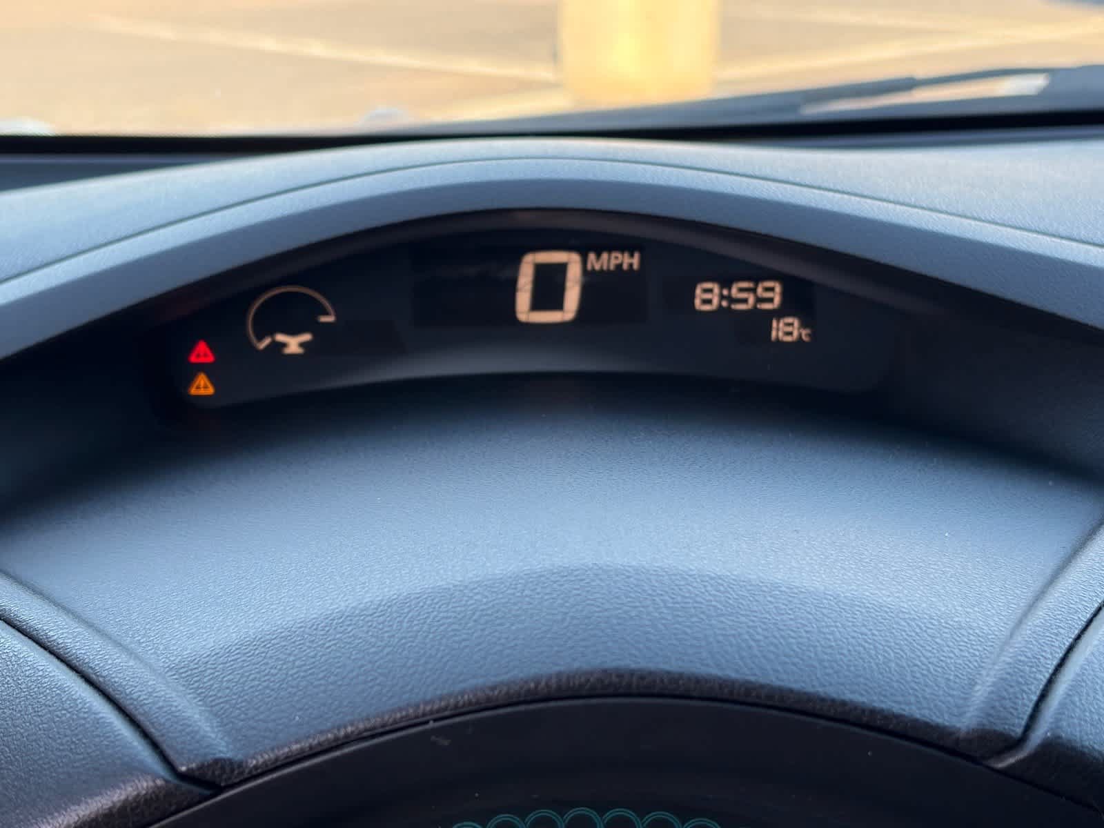 Used 2015 Nissan Leaf SL FWD image 25