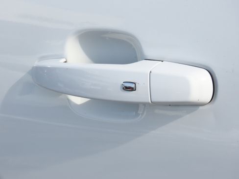 Used 2023 GMC Acadia AT4 w/ Technology Package image 21