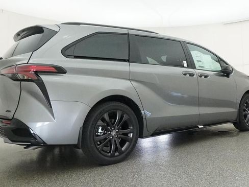 New 2026 Toyota Sienna XSE FWD image 25