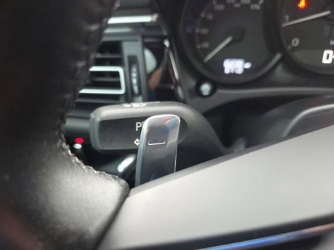 Used 2024 Porsche Macan image 35