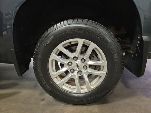 Used 2019 Chevrolet Silverado 1500 RST AWD/4WD image 33