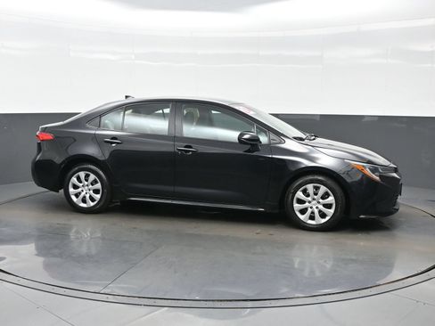 Used 2024 Toyota Corolla LE FWD image 7