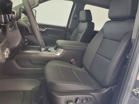 New 2026 GMC Sierra 2500 SLT w/ SLT Premium Package image 6