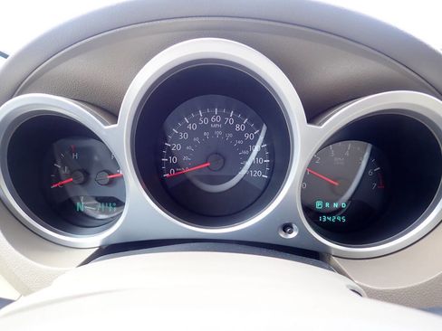 Used 2010 Chrysler Sebring Limited w/ Electronics Convenience Group image 6