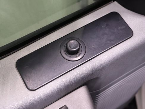 Used 2013 Ford F550 4x4 Regular Cab Super Duty w/ Payload Upgrade Pkg image 14