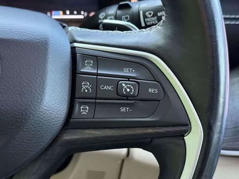 Used 2021 Jeep Grand Cherokee L Limited AWD/4WD image 18