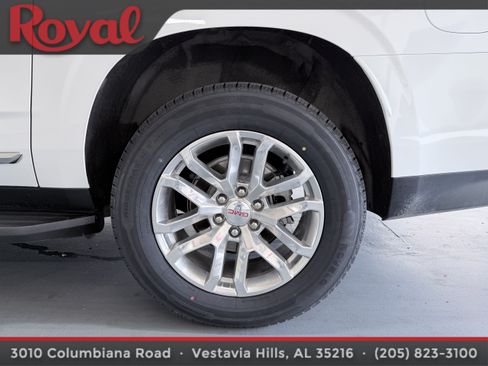 Used 2024 GMC Yukon XL SLT w/ SLT Luxury Package RWD image 8