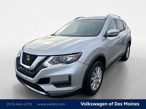 Used 2018 Nissan Rogue SV image 1