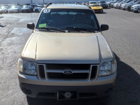Used 2003 Ford Explorer Sport Trac XLT image 3