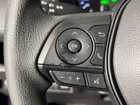 Used 2022 Toyota RAV4 XLE w/ Convenience Package image 26