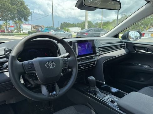 Used 2025 Toyota Camry LE image 23