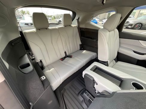 Certified 2025 Acura MDX w/ Technology Package image 24