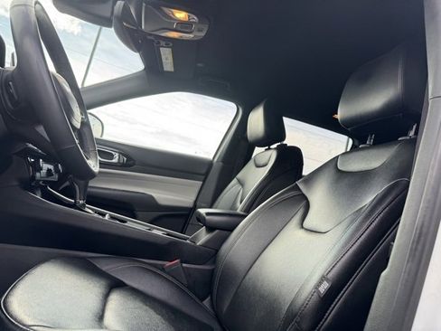 Used 2024 Jeep Compass Limited image 9