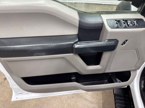 Used 2022 Ford F550 4x4 Crew Cab Super Duty w/ Power Equipment Group image 28