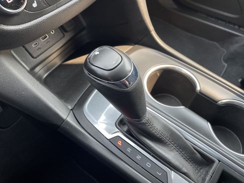 Used 2020 Chevrolet Equinox LT FWD image 14
