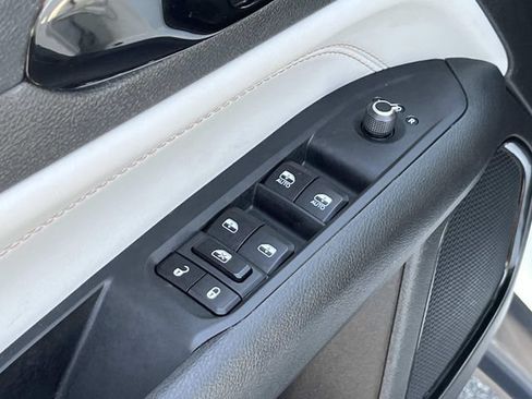 Used 2025 Jeep Compass Limited AWD/4WD image 26