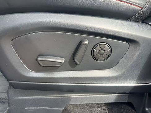 Used 2025 Ford Explorer ST image 10