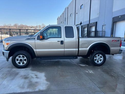 Used 2014 Ford F250 XLT w/ XLT Interior Package image 3